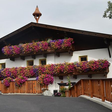 Pension Kirchbrugger Telfes im Stubai Exterior foto